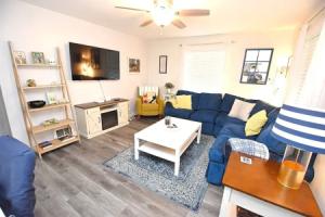 Extra Entertainment Space Just 7 Blocks to ND Campus 54211, South Bend