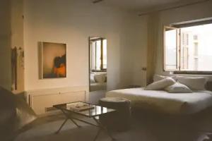 Mona Hotel, Athens