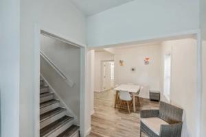 Quiet Family Home - Downtown, Pet Friendly, 4 Beds Tourist base, Raleigh