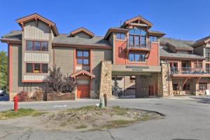 Large Deck + Stunning Views: Mtn Condo in! Apartments, Frisco