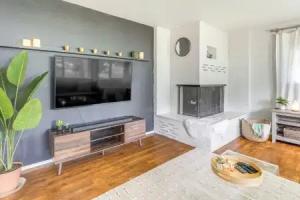 1 Mi to UO Campus - Family Home w/ Pool Table!, Eugene
