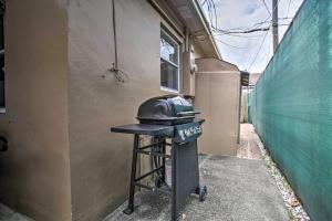 2 Mi to Boardwalk: Home w/ Grill in Dania Beach! Tourist base, Hollywood