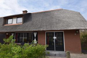 Charming Holiday Home in Vlieland Frisian Near Forest, Ost-Vlieland