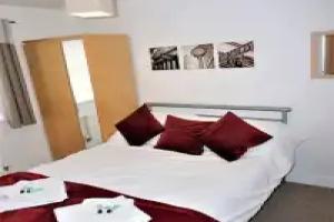 Champs Sur Marne Hotel, Bristol