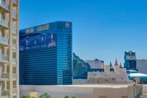 LUXE 702 MGM Signature 1 BR 2 BTH SUITE Apartments, Las Vegas