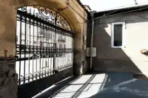 Stones Throw Apartments, Tbilisi