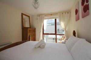 Point Village Modern Apartment, Dublin