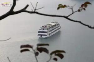 La Regina Royal Cruise, Halong