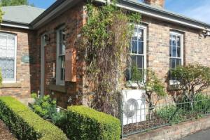 Alices Cottages and Spa Hideaways, Launceston