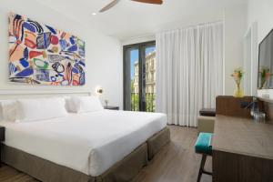 H10 Casanova, Barcelona