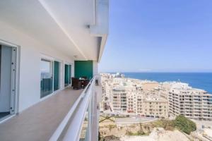 Seafront Luxury Apartment Incl Pool, Valetta