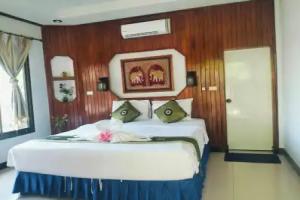 Moonwalk Lanta Resort, Lanta Island