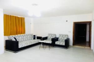 Alina daire Apartments, Side