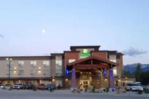 Holiday Inn Express Golden-Kicking Horse by IHG, Golden