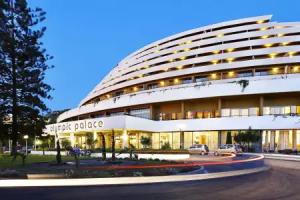 Olympic Palace Hotel, Ixia