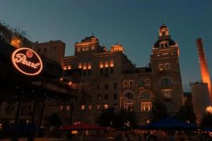 Cozy and Lovely 2BR 1BA Apt#b Near Lively Downtown Apart-hotel, San Antonio
