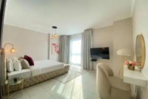 Durrani Homes - The Residences 5BR Besides Mall with Burjkhalifa and Fountain view Apartments, Dubai