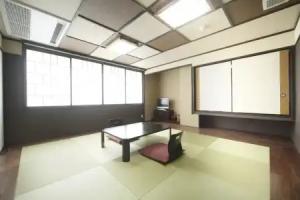 Nagoya Katei Miyoshi, Nagoya