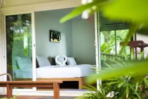 Larissa Samed Resort, Samet Island