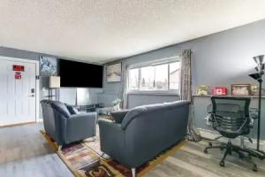 11 Mi to Kincaid Park: Convenient + Cozy Apt! Apartments, Anchorage