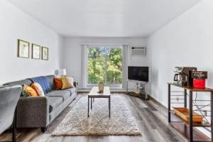 West Huron Apartment, Ann Arbor