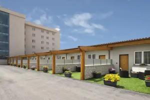 Simon Hotel, Pomezia