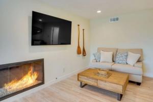 Ocean-view Oasis: Steps to Beaches! Hotel, Dana Point