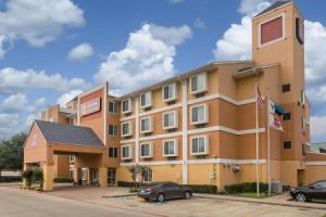 Quality Inn & Suites West Chase, Houston