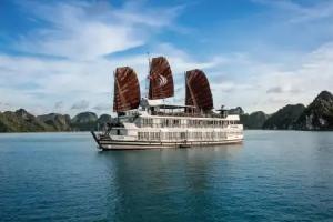 Pelican Halong Cruise, Halong