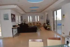 Amazing Penthouse with Sea and Roof Pool, El Gouna