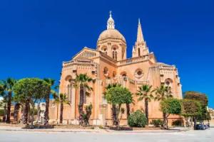 Seafront apartment in Gozo,, Marsalforn