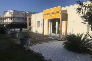 Premiere Classe Avignon Courtine, Avignon