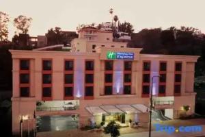 Holiday Inn Express & Suites HOLLYWOOD WALK OF FAME by IHG, Los Angeles