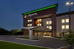 La Quinta Inn & Suites by Wyndham Seaworld/LAFB, San Antonio