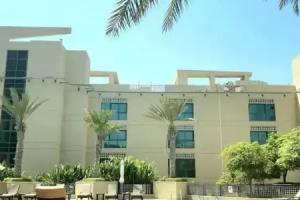 Canal View Studio Near Marina Palm Jumeirah, Dubai