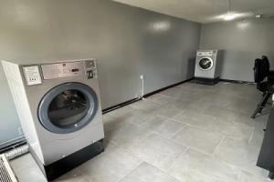 HomeTowne Studios by Red Roof - Midtown, Montgomery
