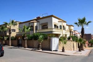 5 Bedroom Holiday Villa Yasmine, Perfect for Family Holidays, Near Beaches, Rabat