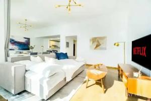 LUX The JBR Beach Sea View Suite Hotel, Dubai