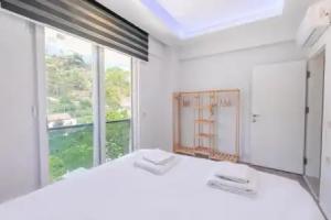 Modern Flat Near Public Transportation in Apartments, Kemer