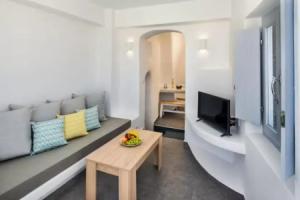 Petit Village, Fira