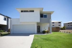 Petrie Beach Holiday Home, Mackay