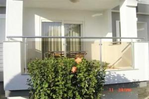 Beautiful Home In Gated Hill community Apartments, Side