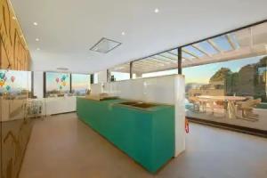Villa in With Private Heated Pool, Marbella