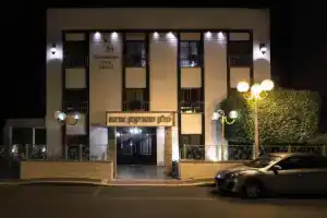 Shtarkman Erna Hotel, Nahariyya