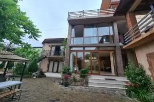 Batumi Wonderland Guest House, Batumi