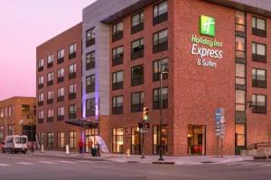 Holiday Inn Express & Suites Downtown By Ihg, Tulsa