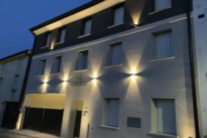 Casa Baci, Cola
