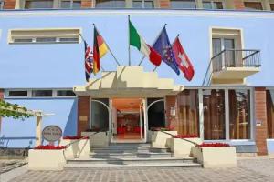 Hi Hotels Sirmione - Lakeview Pool, Sirmione