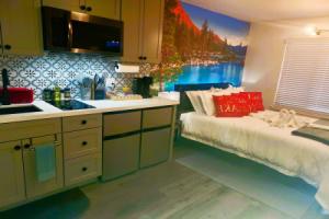 Near Airport, Hospital, Midtown, 58 TV - Apt 150 Apartments, Reno