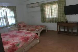 Cheerful villa with pool in (El agami), Alexandria
